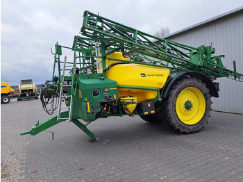 Pulverizador arrastrado JOHN DEERE