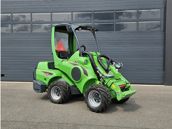 Minicargadora de cadenas AVANT