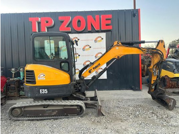 Miniexcavadora BOBCAT E35