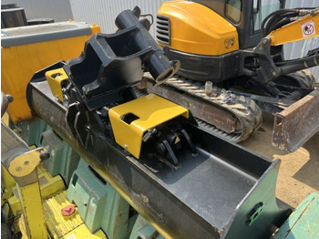 Cazo para excavadora Godet de curage inclinable pour pelle 6T - 9T: foto 4