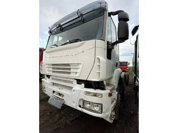 Camión chasis IVECO Trakker