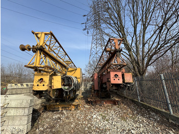 Maquinaria de construcción LIEBHERR