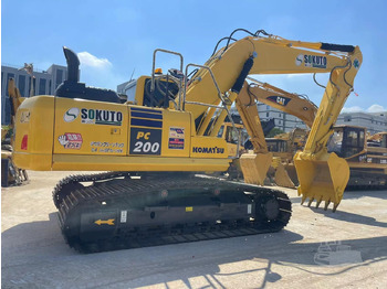 Excavadora de cadenas KOMATSU PC200-8: foto 2