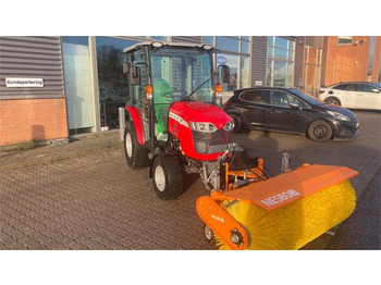 Tractor municipal Massey Ferguson 1740 HC Frontlift/pto og 150 cm fejemaskine: foto 3