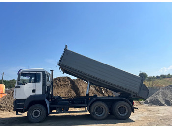 Camión volquete MAN TGA 33.390