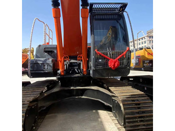 Excavadora HITACHI ZX200