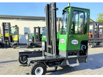 Carretilla de 4 vías COMBILIFT