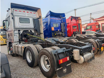 Cabeza tractora AUMAN 560HP: foto 3