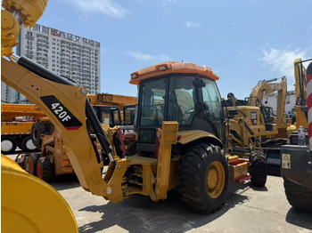 Retroexcavadora CATERPILLAR 420F