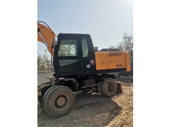 Excavadora de ruedas HYUNDAI R210