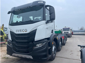 Camión multibasculante IVECO X-WAY