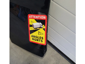 Puerta y piezas para Camión PRZEDŁUŻENIE DRZWI MASKOWNICA RENAULT GAMA T RAGNE T OM 50124313: foto 4 Puerta y piezas para Camión PRZEDŁUŻENIE DRZWI MASKOWNICA RENAULT GAMA T RAGNE T OM 50124313: foto 4
