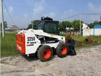 Minicargadora BOBCAT S250
