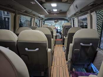 Leasing de TOYOTA White Mini Bus Click Here for Discount TOYOTA White Mini Bus Click Here for Discount: foto 2