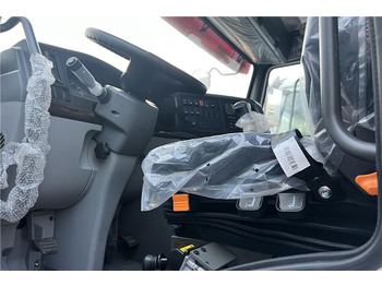 Cabeza tractora SINOTRUK Howo Truck Price - 400hp 10 Wheeler for Sale In Cameroon: foto 3