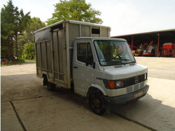 Camión transporte de ganado MERCEDES-BENZ