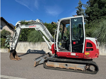 Miniexcavadora TAKEUCHI