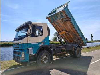 Camión volquete VOLVO FM