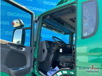 Camión caja cerrada SCANIA P 320 DB6x2*4MNB RETARDER FULL AIR 8T TAIL LIFT 2T: foto 3