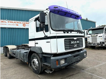 Camión chasis MAN 26.414 FNL-T (6-CILINDERHEADS) 6x4 CHASSIS (EURO 2 / ZF16 MANUAL GEARBOX / REDUCTION AXLES): foto 2 Camión chasis MAN 26.414 FNL-T (6-CILINDERHEADS) 6x4 CHASSIS (EURO 2 / ZF16 MANUAL GEARBOX / REDUCTION AXLES): foto 2