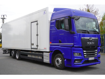 Camión caja cerrada MAN TGX 26.400