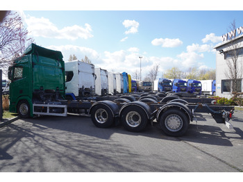 Camión chasis SCANIA R650 V8 / 650 HP/ frame 8.8 m / steered 4th axis / 20 units: foto 3 Camión chasis SCANIA R650 V8 / 650 HP/ frame 8.8 m / steered 4th axis / 20 units: foto 3