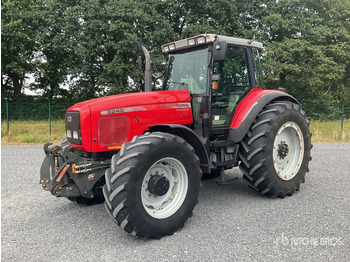 Tractor MASSEY FERGUSON 8200 series