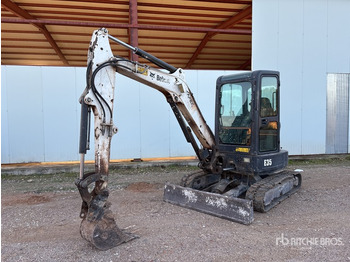 Miniexcavadora BOBCAT E35