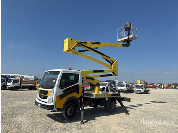 Camión con plataforma elevadora RENAULT Maxity 110
