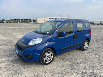 Furgoneta combi 2019 Fiat Qubo Autocarro furgonato: foto 2