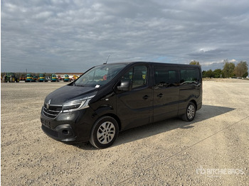 Minibús RENAULT Trafic