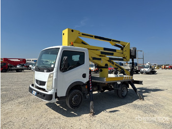Camión con plataforma elevadora RENAULT Maxity