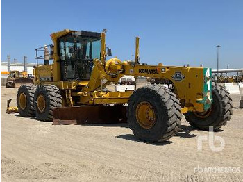 Grader KOMATSU GD825A-2: foto 4