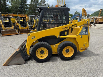Minicargadora KOMATSU SK714