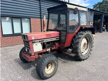 Tractor INTERNATIONAL