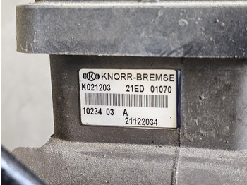 Válvula de freno VOLVO FH FM / EBS BRAKE VALVE FRONT / 21122034: foto 3 Válvula de freno VOLVO FH FM / EBS BRAKE VALVE FRONT / 21122034: foto 3