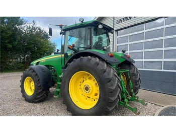 Tractor John Deere 8230 Med frontlift: foto 3 Tractor John Deere 8230 Med frontlift: foto 3
