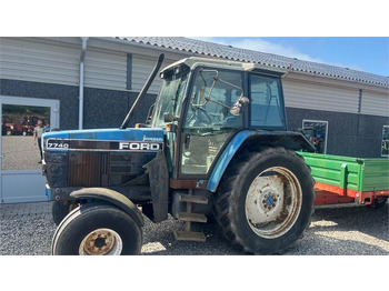 Tractor NEW HOLLAND