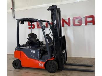 Carretilla elevadora eléctrica TOYOTA