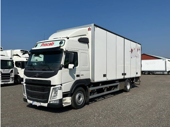 Camión caja cerrada VOLVO FM
