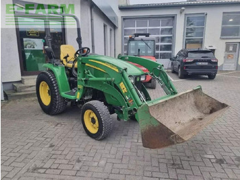 Tractor John Deere 3320 my11: foto 2