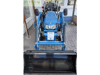 Tractor NEW HOLLAND Boomer