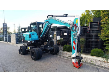 Excavadora de ruedas BOBCAT E57W