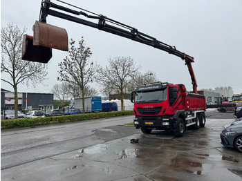 Camión volquete IVECO Trakker