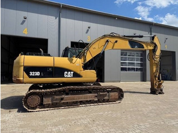 Excavadora de cadenas CATERPILLAR 323DL