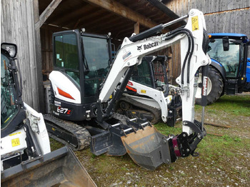 Miniexcavadora BOBCAT E27
