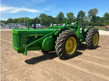 Tractor JOHN DEERE
