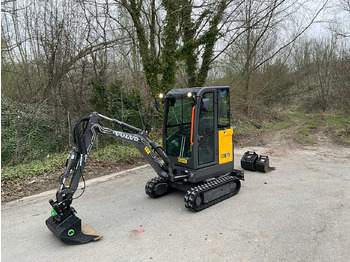 Miniexcavadora VOLVO EC18E