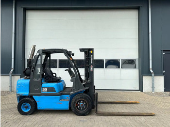 Carretilla elevadora de gas Nissan UGD02A30P0 3 ton Triplex Freelift LPG Heftruck: foto 3