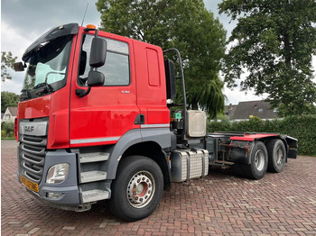Camión caja cerrada DAF CF